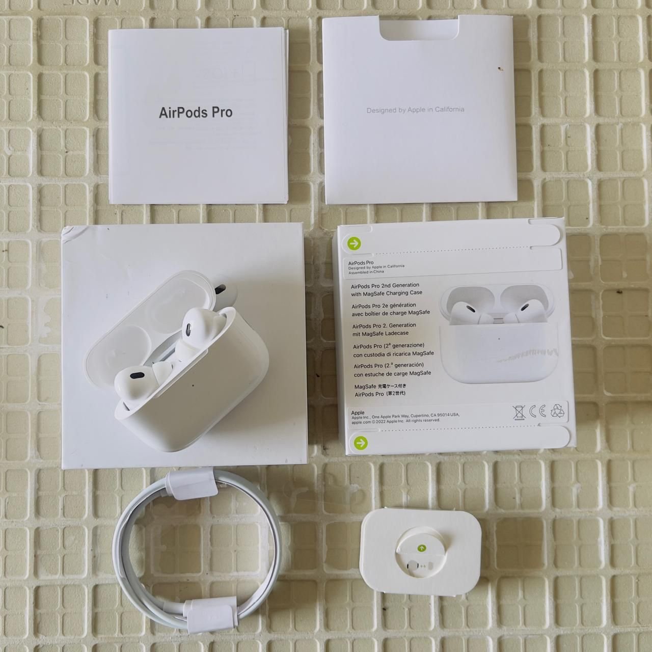 Premium Wireless Bluetooth Earbuds with Charging Case (TWS)